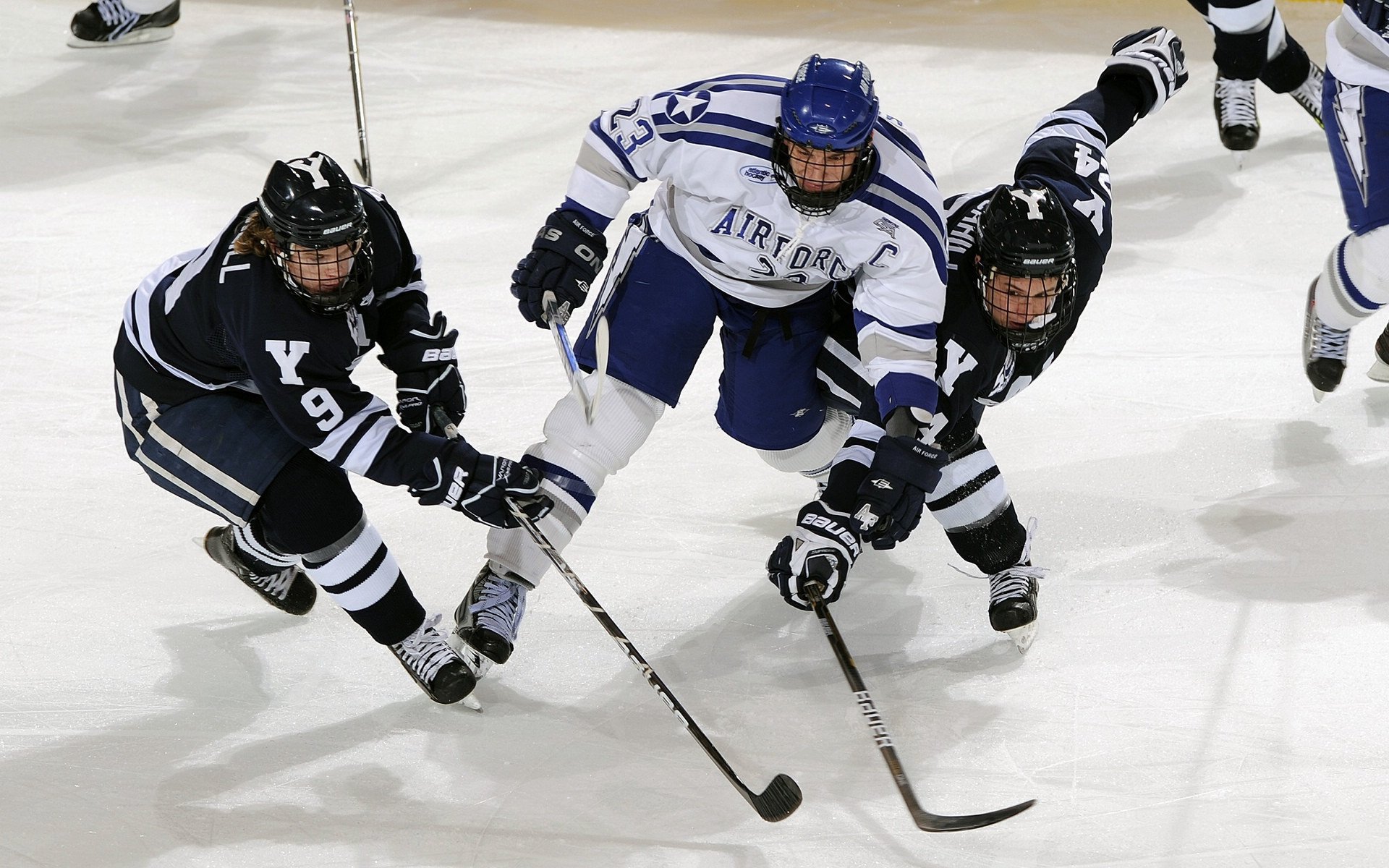 九游电竞-克罗地亚队在巴黎奥运会手球比赛中多次通过团队配合得分，克罗地亚奥运冠军